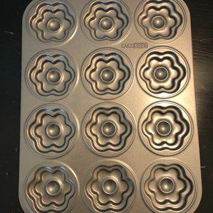 Cake Boss Flower Cookie Sheet